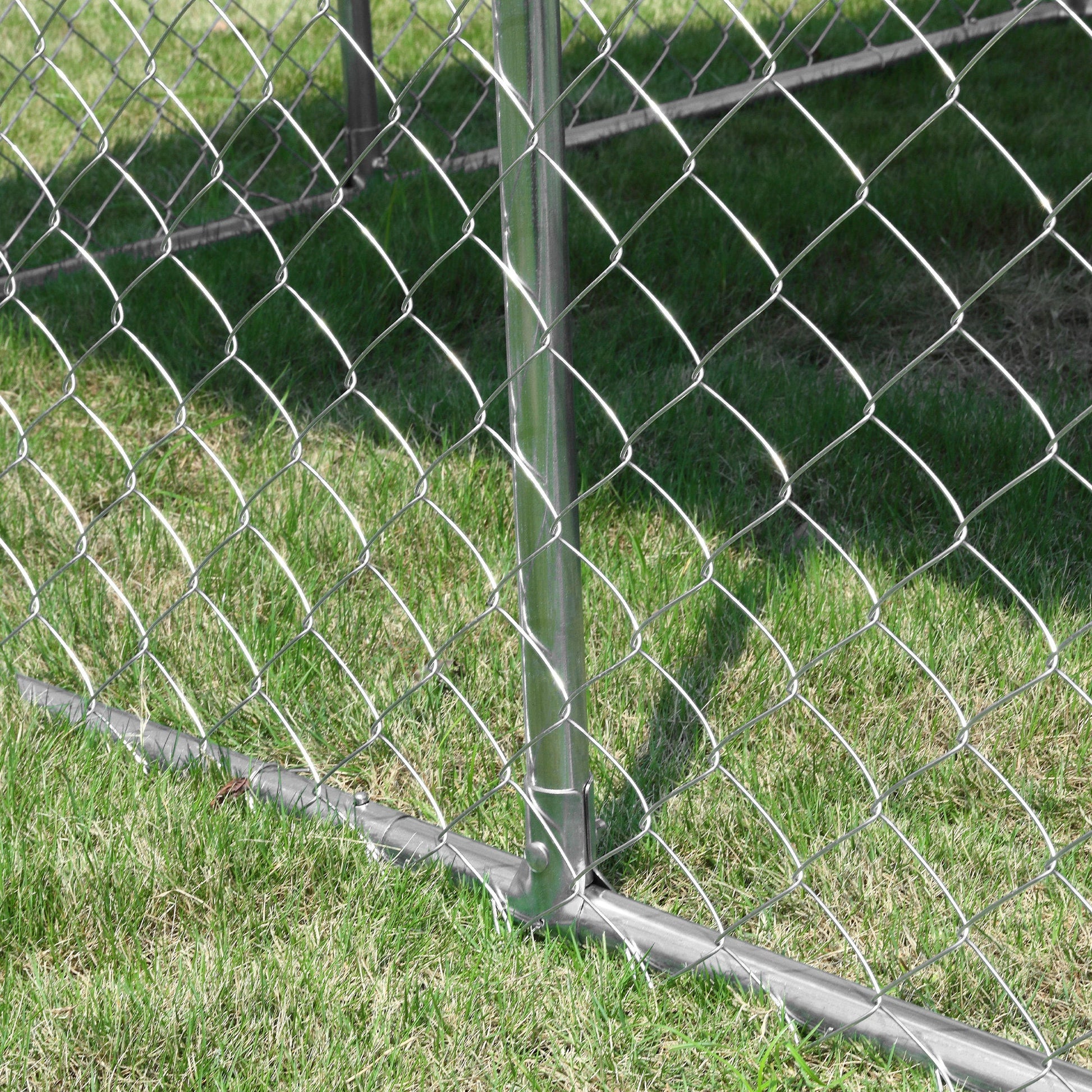 Dog Kennel Outdoor Run Fence with Roof, Steel Lock, Mesh Sidewalls for Backyard &; Patio, 7.5' x 7.5' x 5.7' Houses, Kennels & Pens   at Gallery Canada