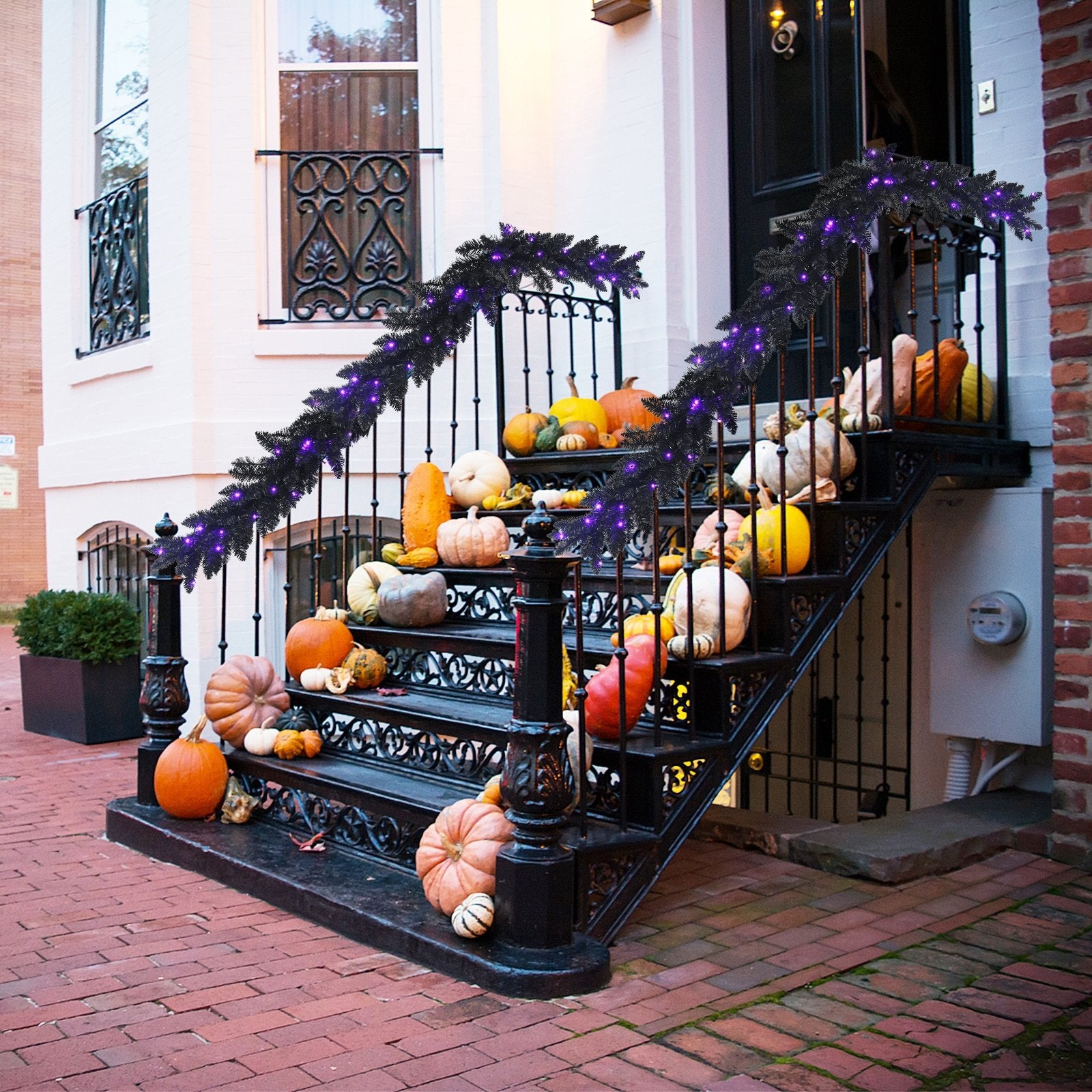 9 Feet Pre-lit Christmas Halloween Garland with 50 Purple LED Lights, Black - Gallery Canada