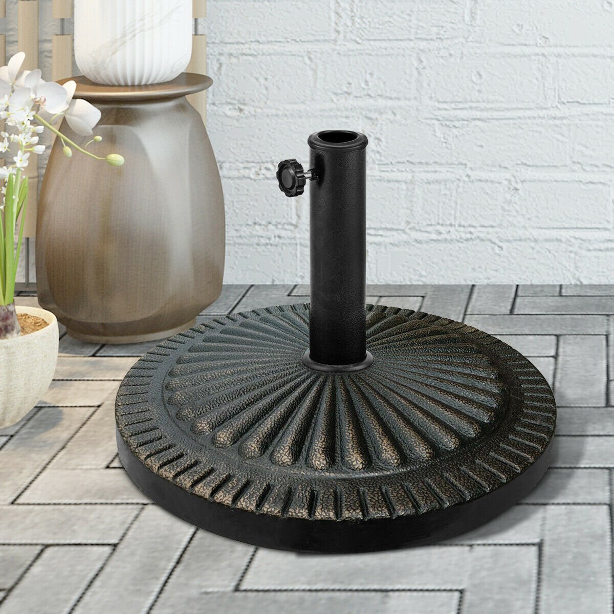 31.5 lbs Market Heavy-Duty Outdoor Stand Bronze Umbrella Base, Black Outdoor Umbrella Bases   at Gallery Canada