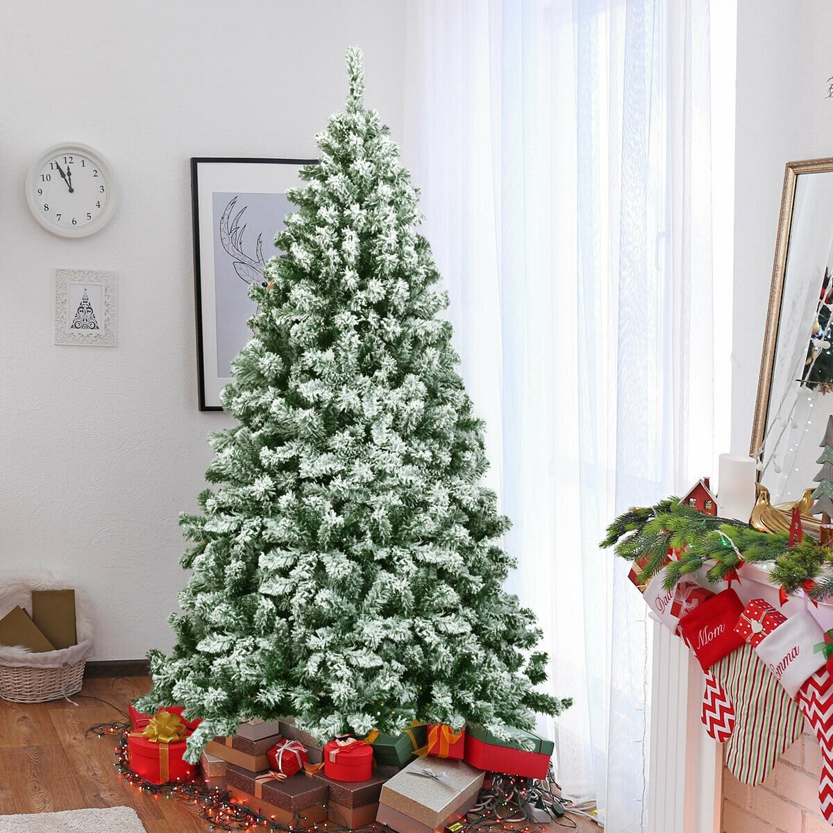 6 Feet Snow Flocked Artificial Christmas Tree Hinged with 928 Tips, Green Christmas Tree   at Gallery Canada