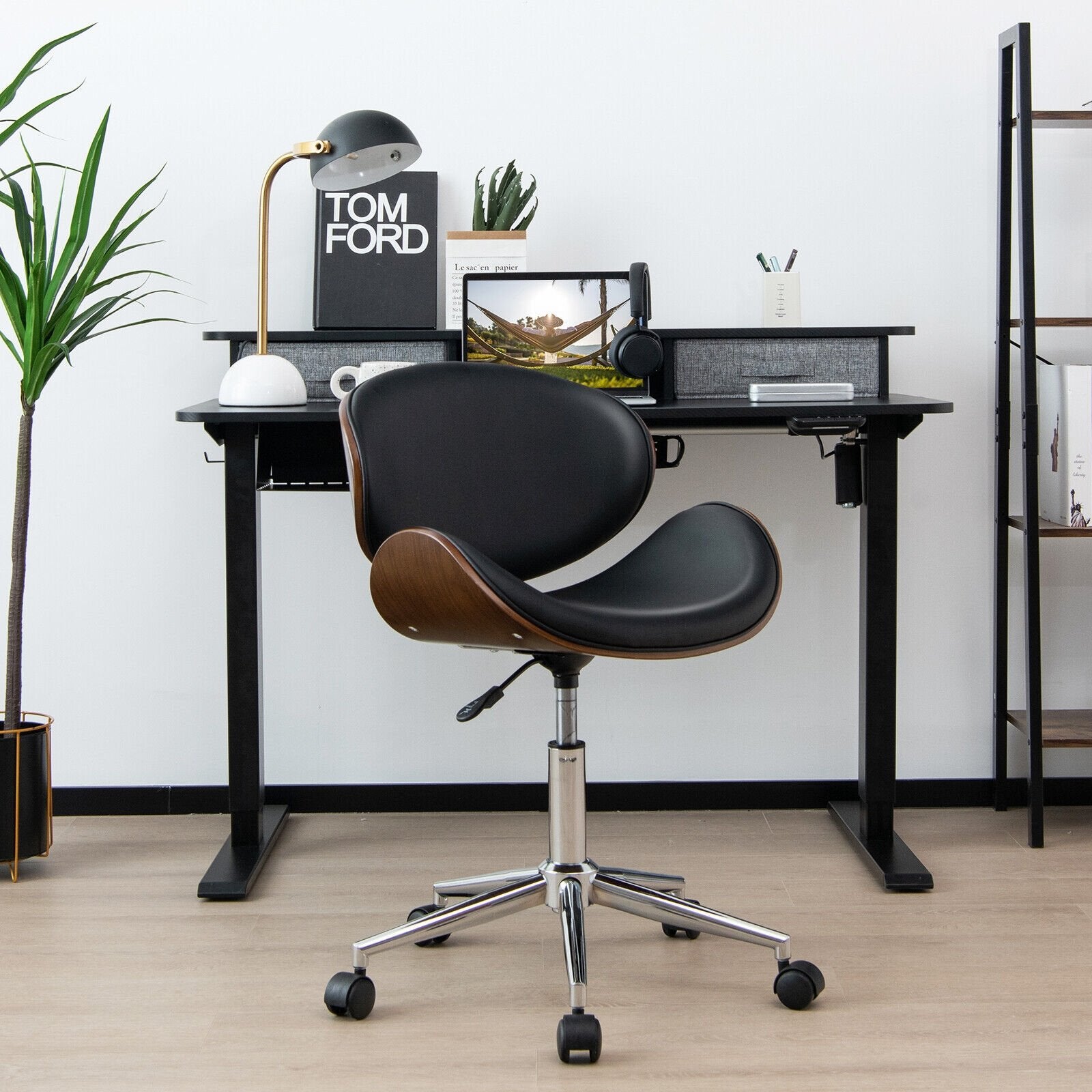 Adjustable Leather Office Chair Swivel Bentwood Desk Chair with Curved Seat, Black Leisure Chairs   at Gallery Canada