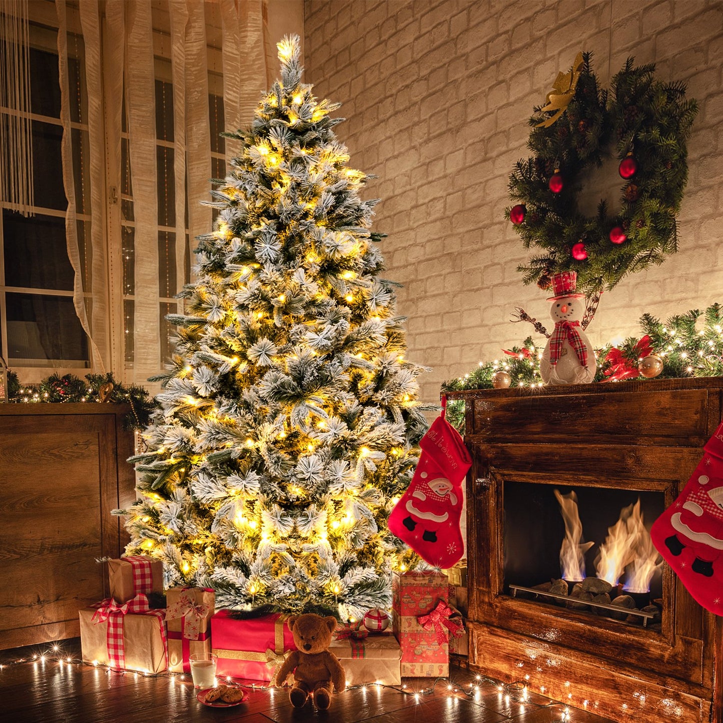 Flocked Christmas Tree with 250 Warm White LED Lights and 752 Mixed Branch Tips-6ft, Green Christmas Tree   at Gallery Canada