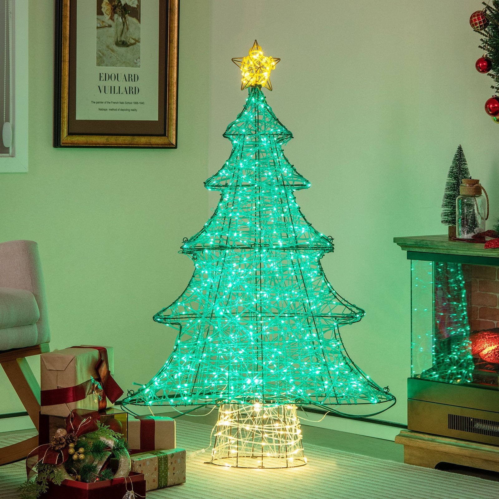 4 Feet Lighted Artificial Christmas Tree with 520 LED Lights and Top Star, Green Christmas Tree   at Gallery Canada