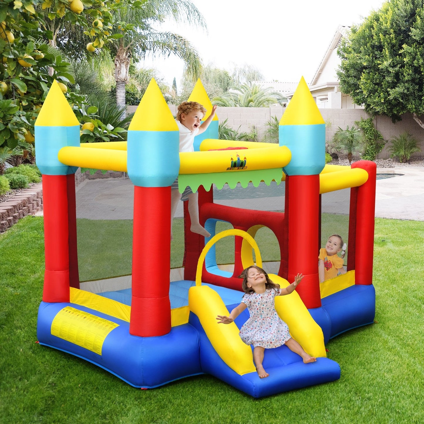 Kid's Inflatable Bouncer with Jumping Area and 480W Blower Bounce House   at Gallery Canada