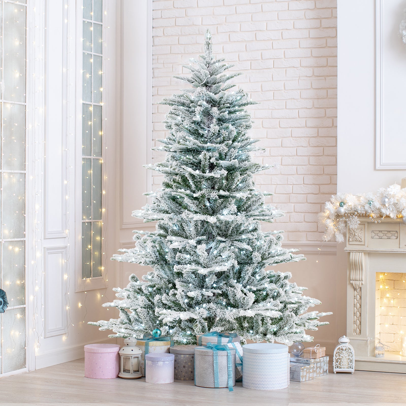 6 Feet Snow Flocked Artificial Christmas Tree with Cool White LED Lights, Green Christmas Tree at Gallery Canada