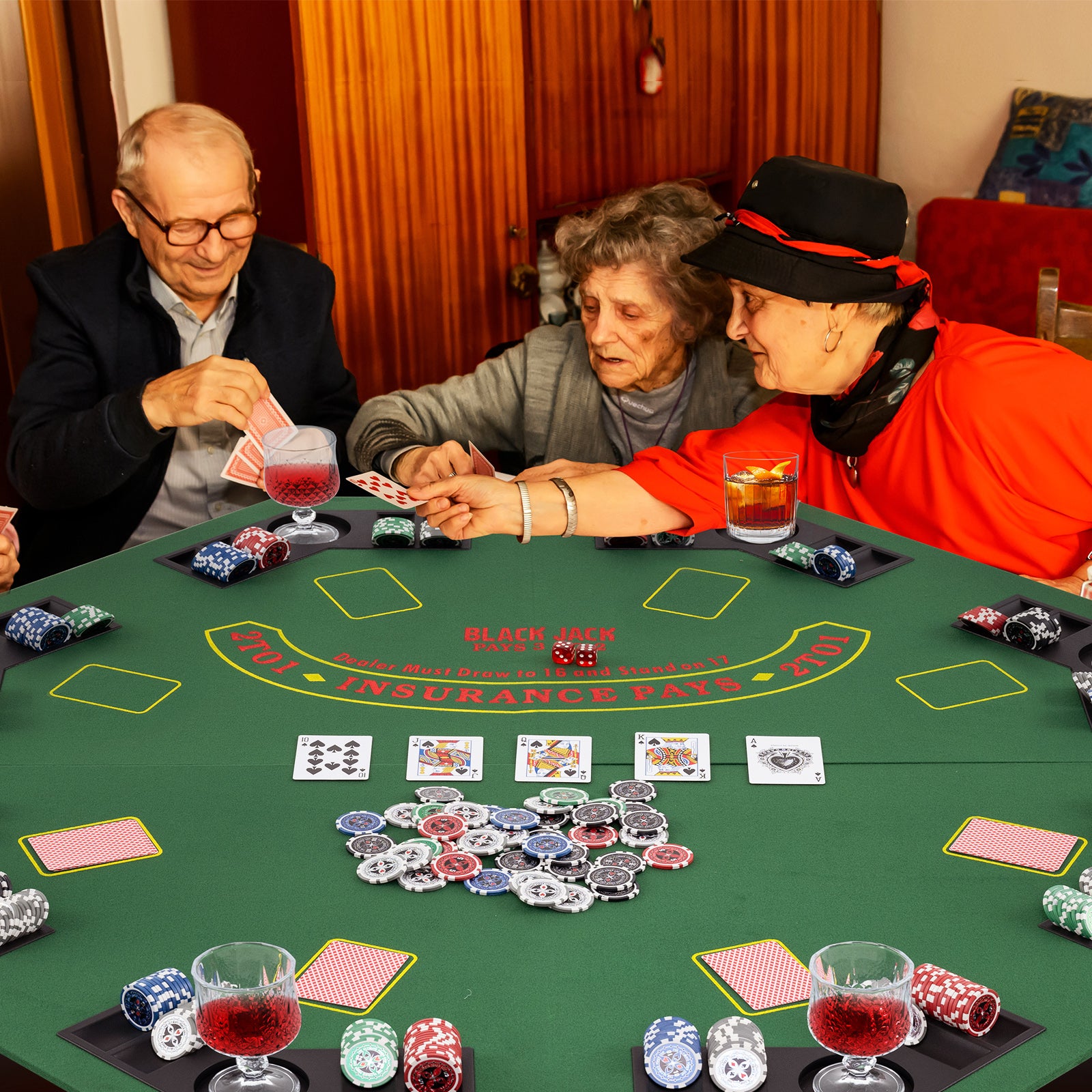 48 Inch 8-Player Foldable Poker Table Top with Carrying Bag and Cup Holders, Green Game Room at Gallery Canada