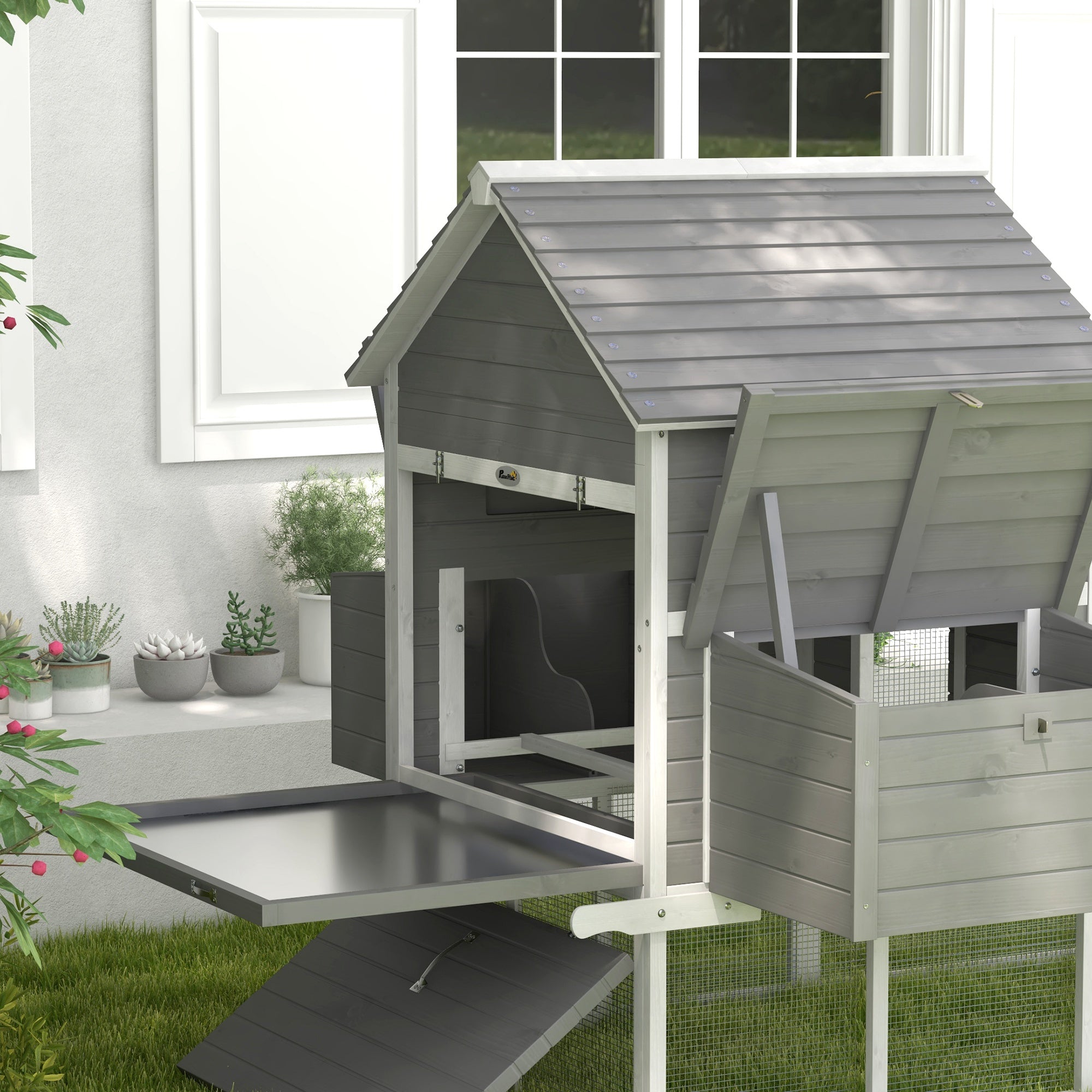 Wooden Chicken Coop with Nesting Boxes, Run, Doors, Tray, Ramp for 4-6 Chickens Chicken Coops at Gallery Canada
