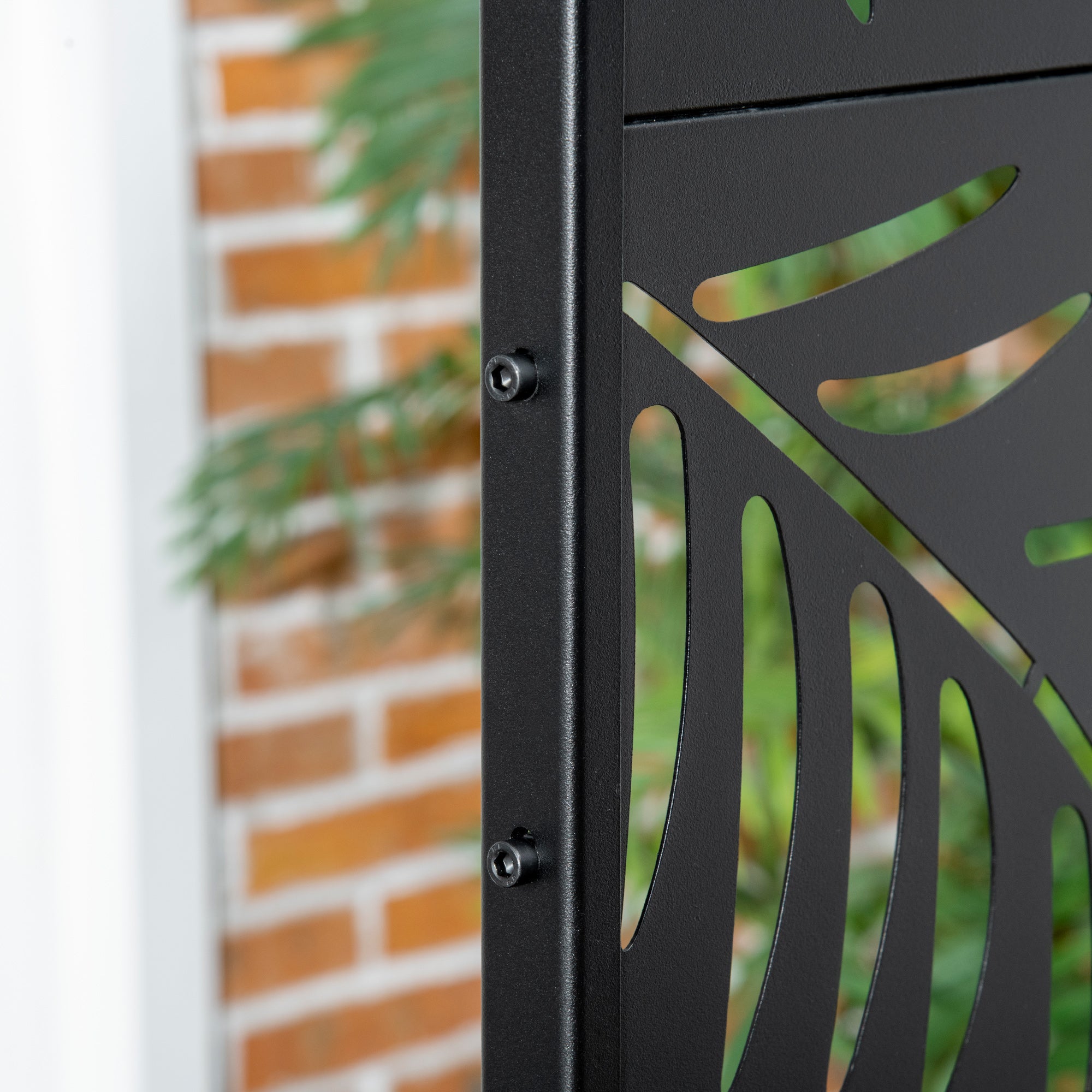 Metal Outdoor Privacy Screen, Decorative Outdoor Divider with Stand and Expansion Screws, Freestanding Privacy Panel for Garden Deck Pool Hot Tub, Willow Branch Style Side Awnings at Gallery Canada