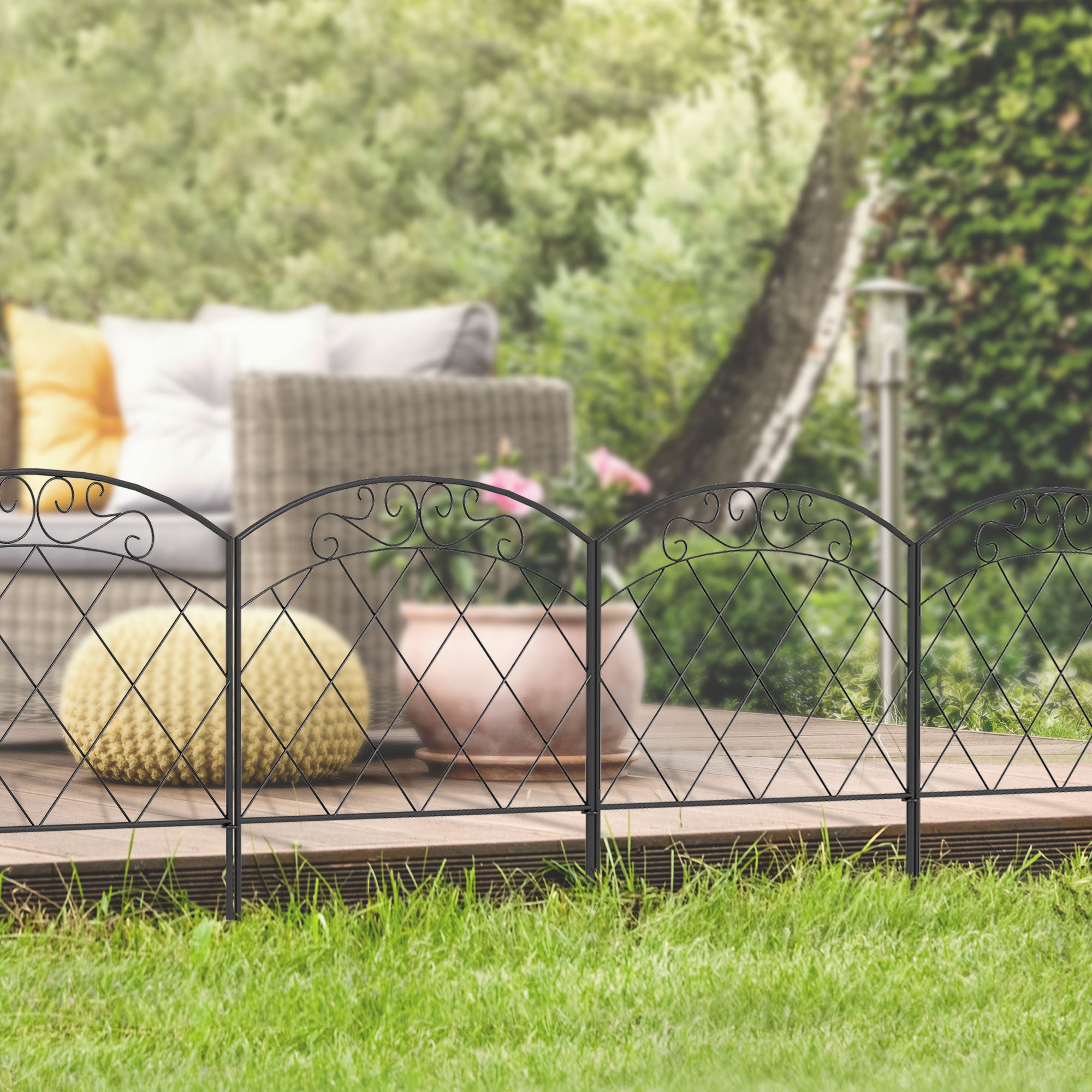 4 Pack Garden Fencing for Yard, Decorative Fence Panels as Animal Barrier and Flower Edging, Swirls Garden Fences at Gallery Canada
