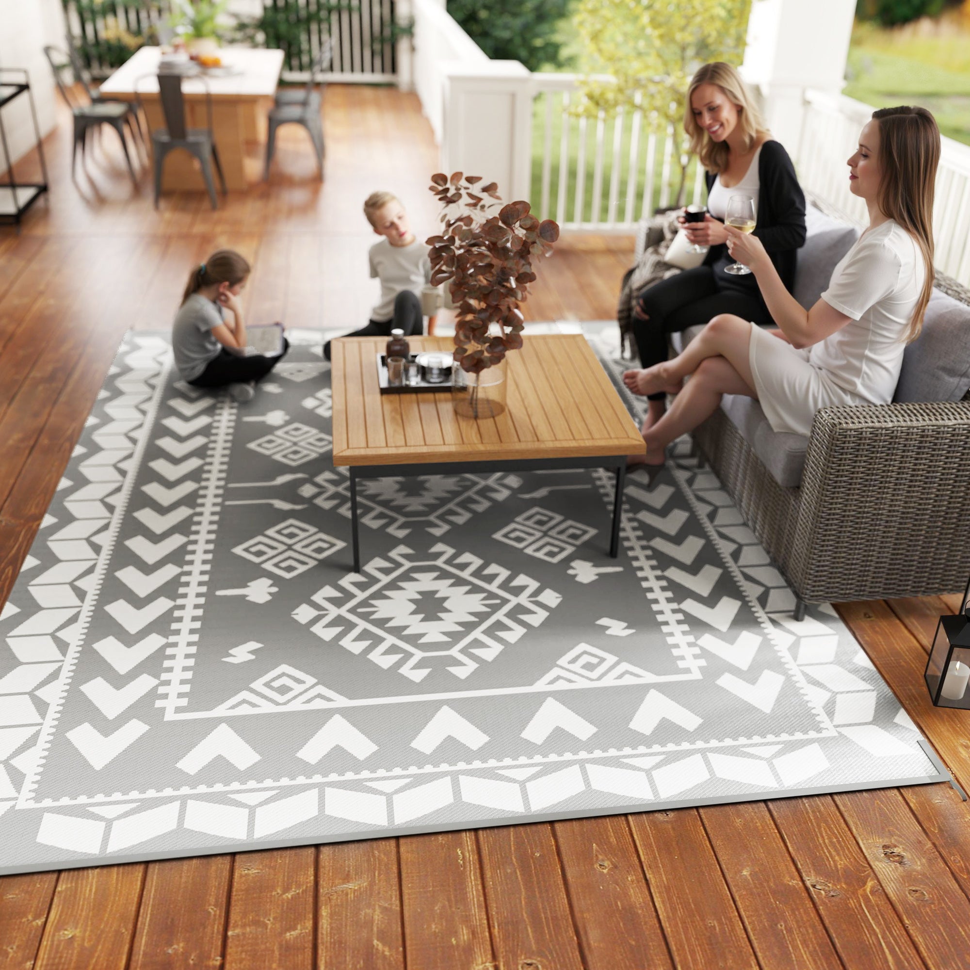 9' x 12' Outdoor RV Rug, Reversible Patio Floor Mat with Carry Bag, Rhombus Patchwork, Grey and White Garden Decor at Gallery Canada
