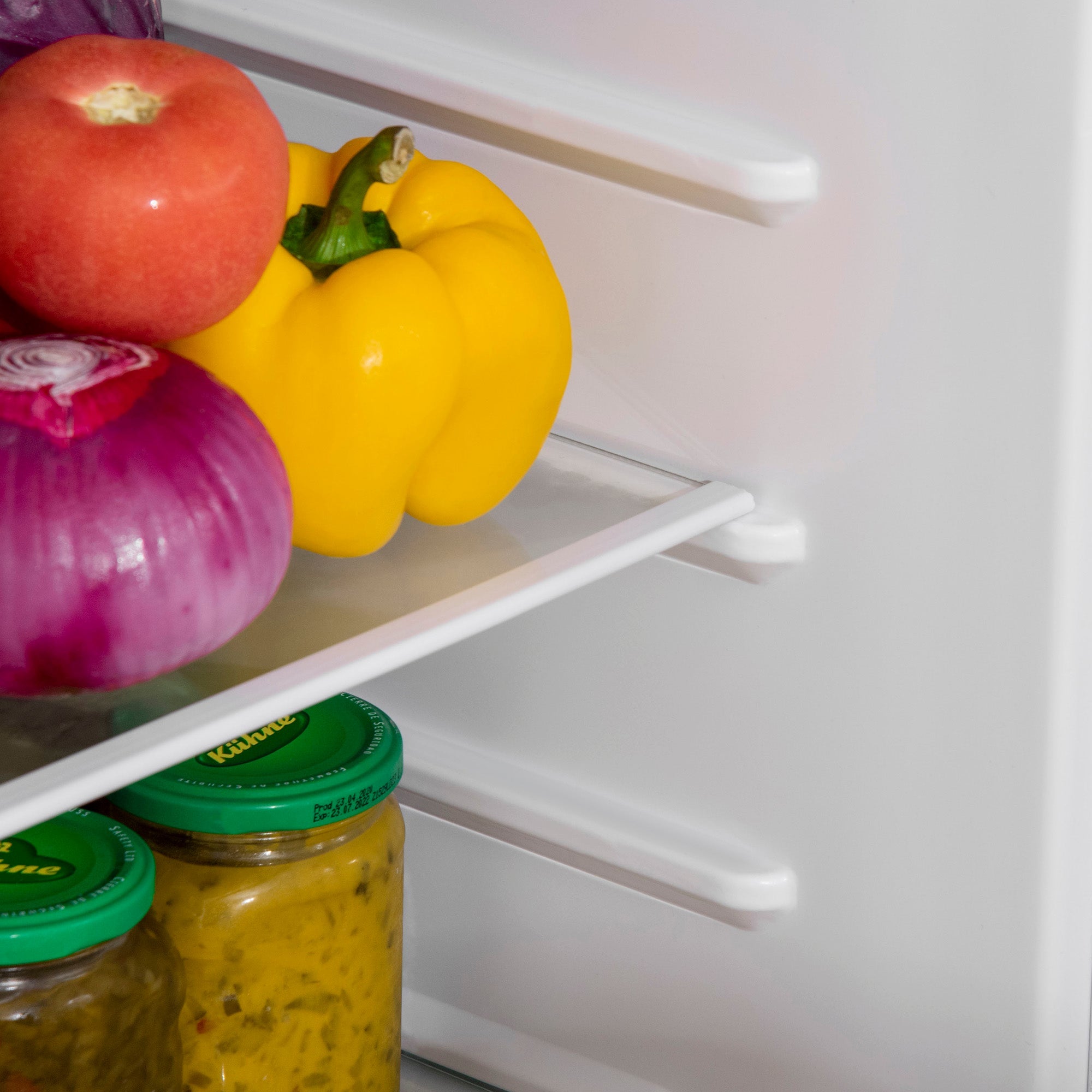 Compact Refrigerator, Mini Fridge with Freezer, Adjustable Shelf, Mechanical Thermostat and Reversible Door, White Small Kitchen Appliances   at Gallery Canada