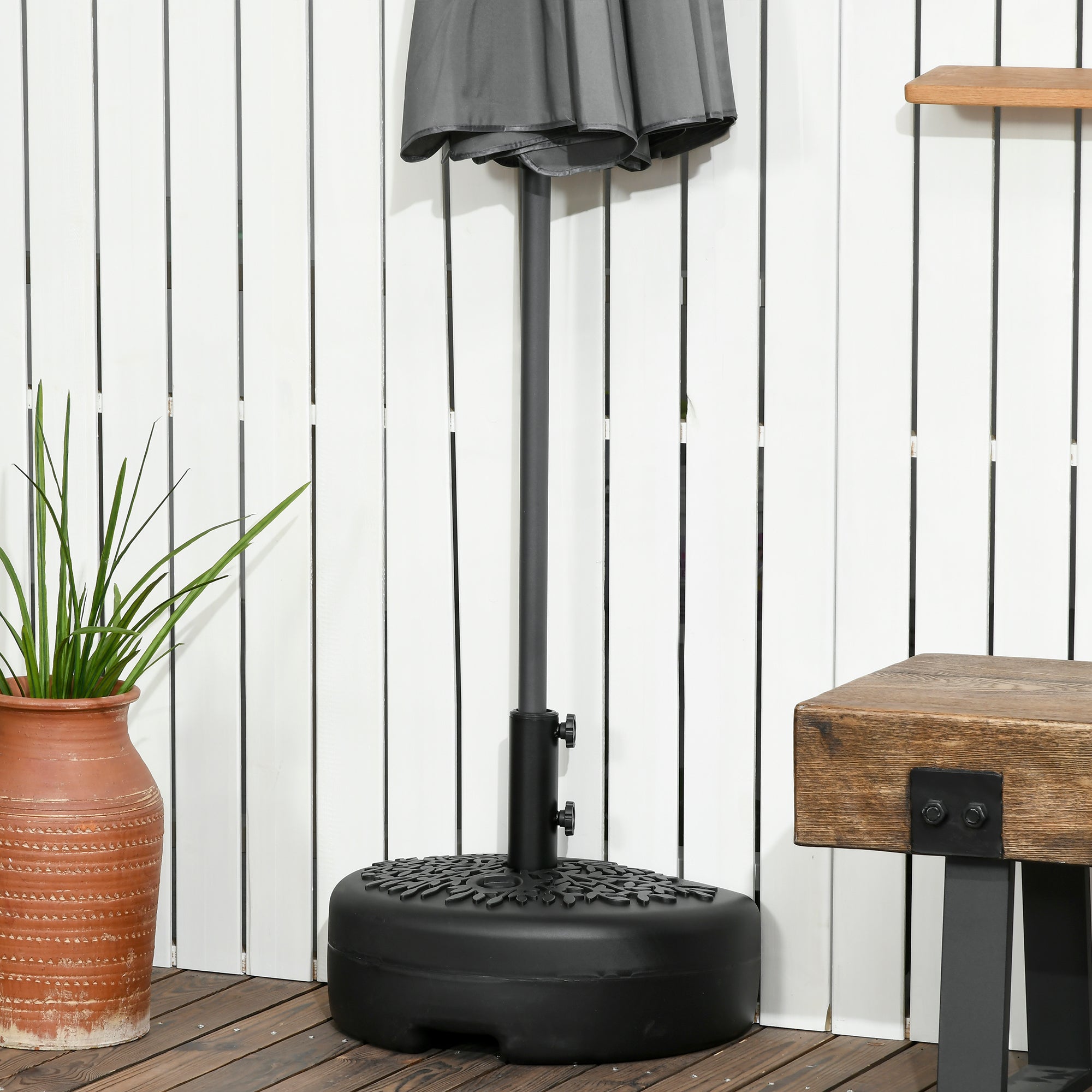 Half Round Umbrella Base, Sand or Water Filled Half Patio Umbrella Stand Holder 40lb Water or 46lb Sand, Black Umbrella Bases at Gallery Canada
