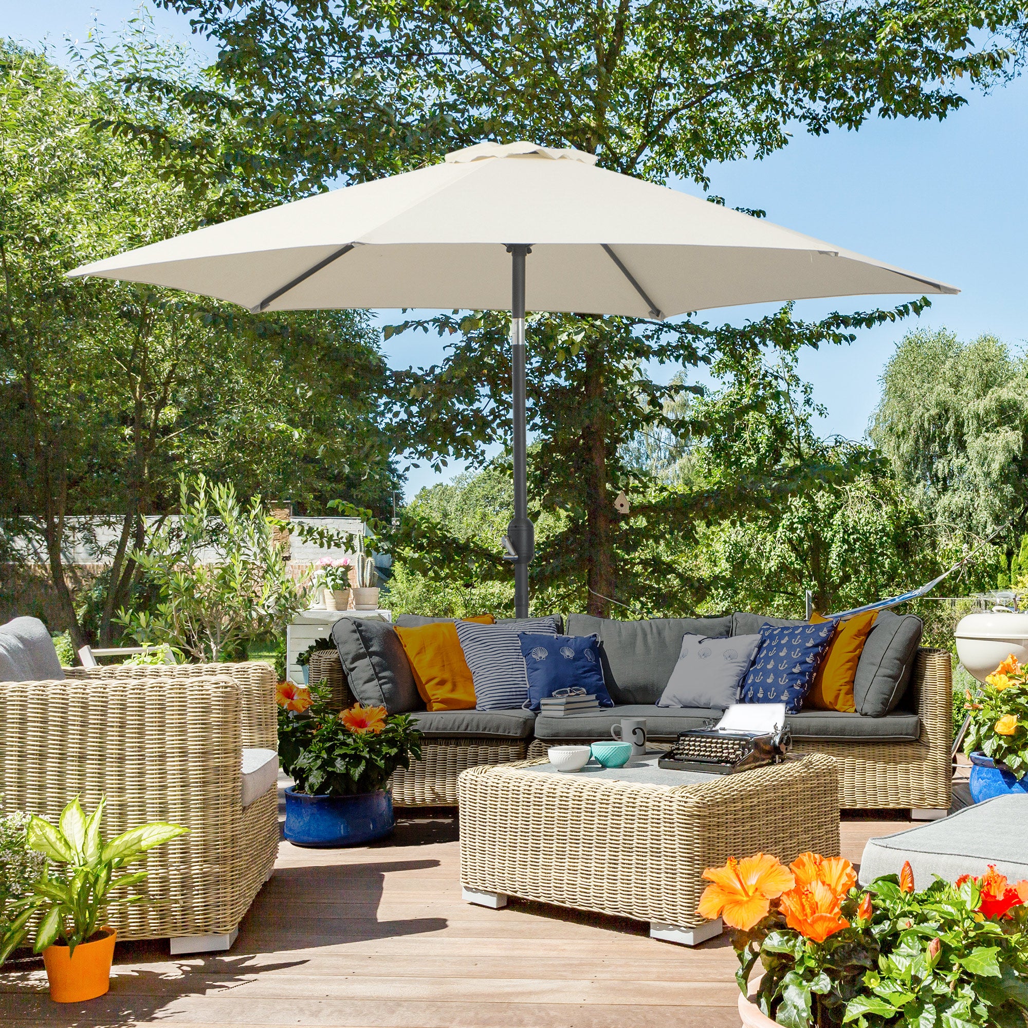 8.5' Round Aluminum Patio Umbrella 6 Ribs Market Sunshade Tilt Canopy w/ Crank Handle Garden Parasol Cream White Sun Umbrellas at Gallery Canada