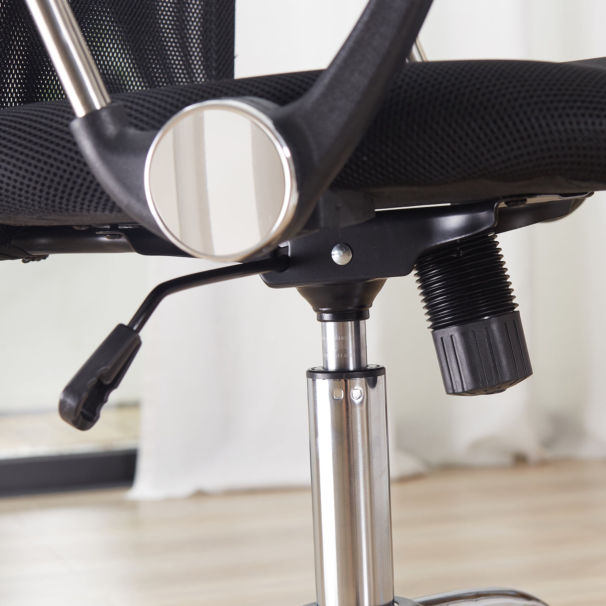 Mesh Office Chair, High Back Desk Chair, Swivel Computer Chair with Adjustable Height, Wheels, Black Task Chairs at Gallery Canada