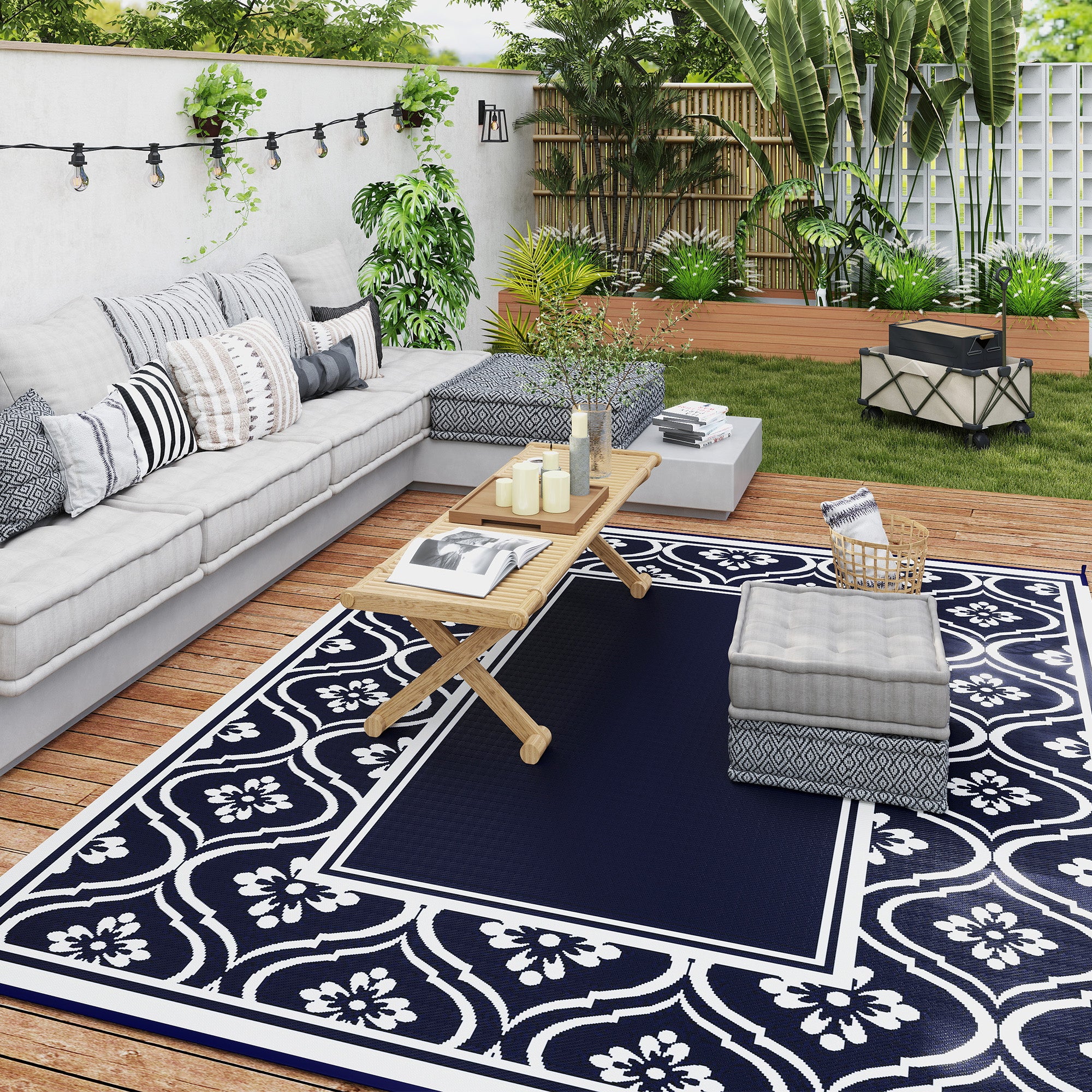 8' x 10' Outdoor RV Rug, Reversible Patio Floor Mat with Carry Bag, Gourd Border, Blue and White Garden Decor at Gallery Canada