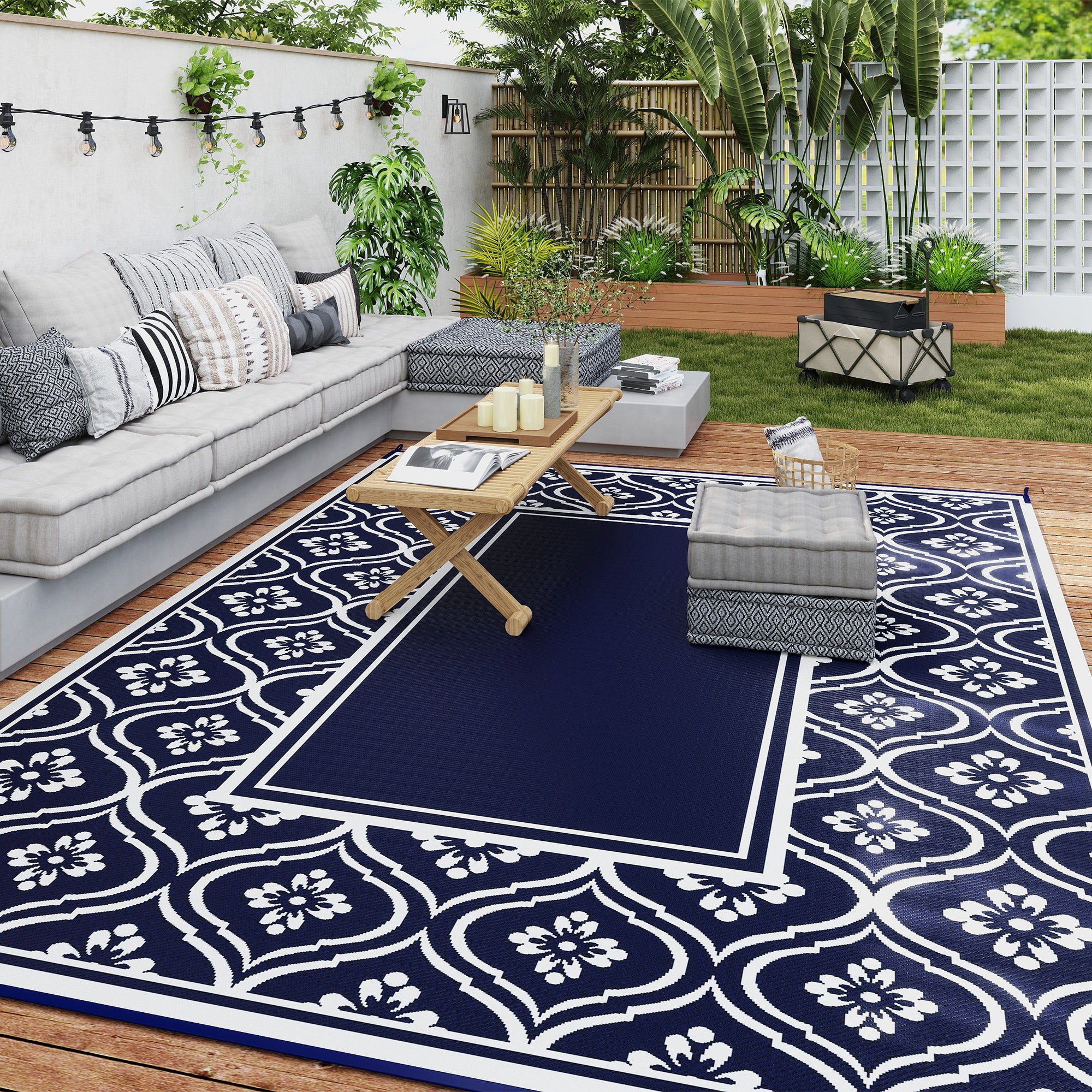 9' x 12' Outdoor RV Rug, Reversible Patio Floor Mat with Carry Bag, Gourd Border, Blue and White Garden Decor at Gallery Canada
