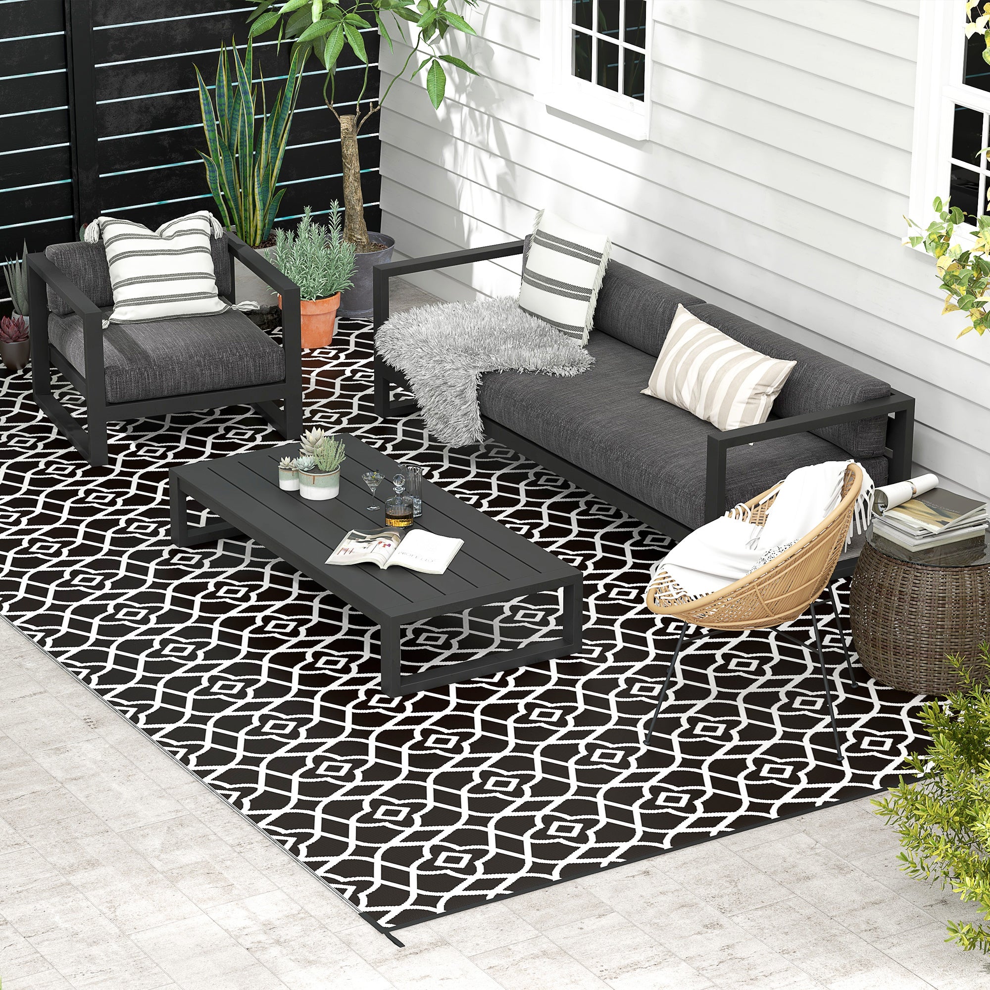 Reversible Outdoor Rug, Waterproof Plastic Straw RV Rug with Carry Bag, 9' x 18', Black and White Clover Outdoor Reversible Rugs at Gallery Canada
