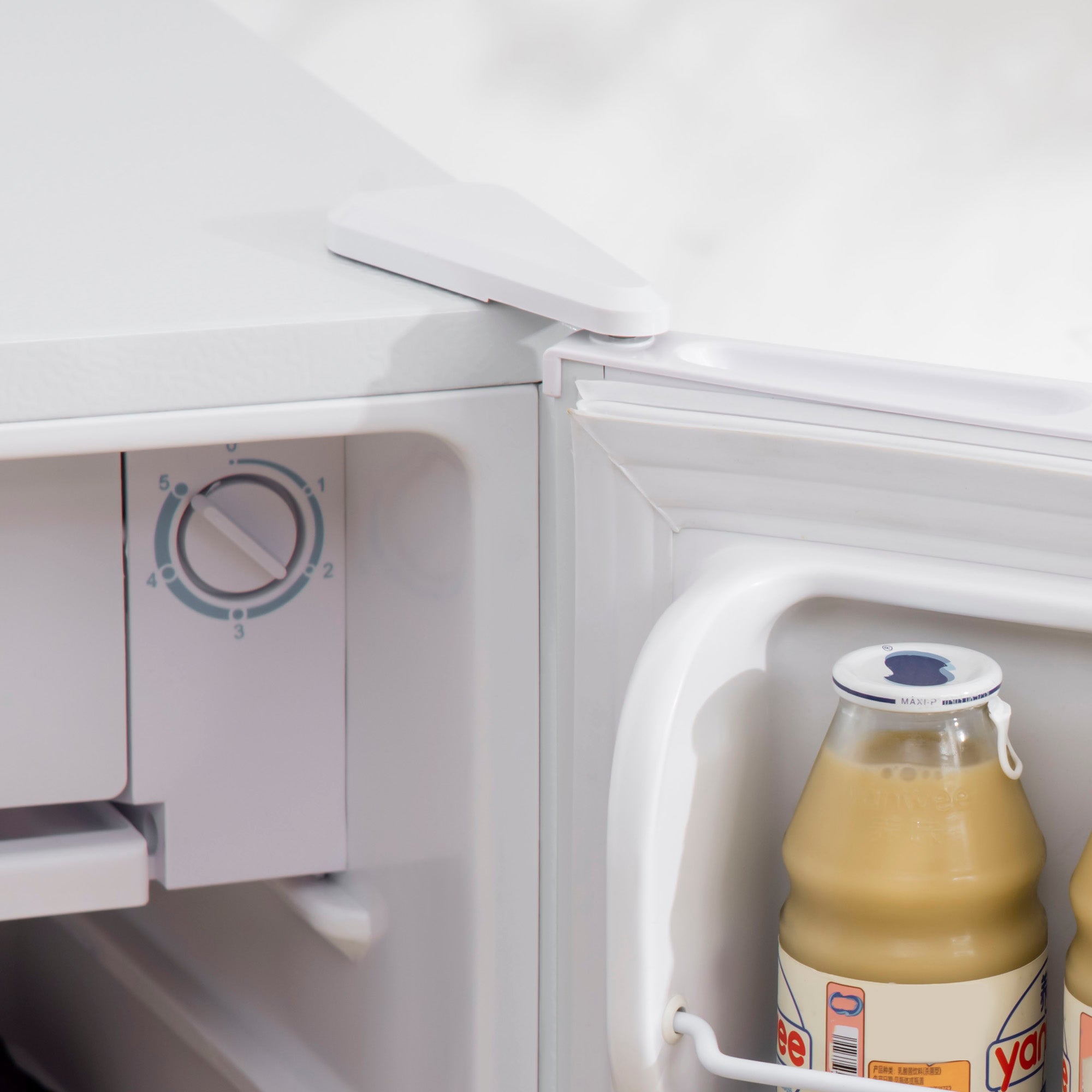 Compact Refrigerator, Mini Fridge with Freezer, Adjustable Shelf, Mechanical Thermostat and Reversible Door, White Small Kitchen Appliances   at Gallery Canada