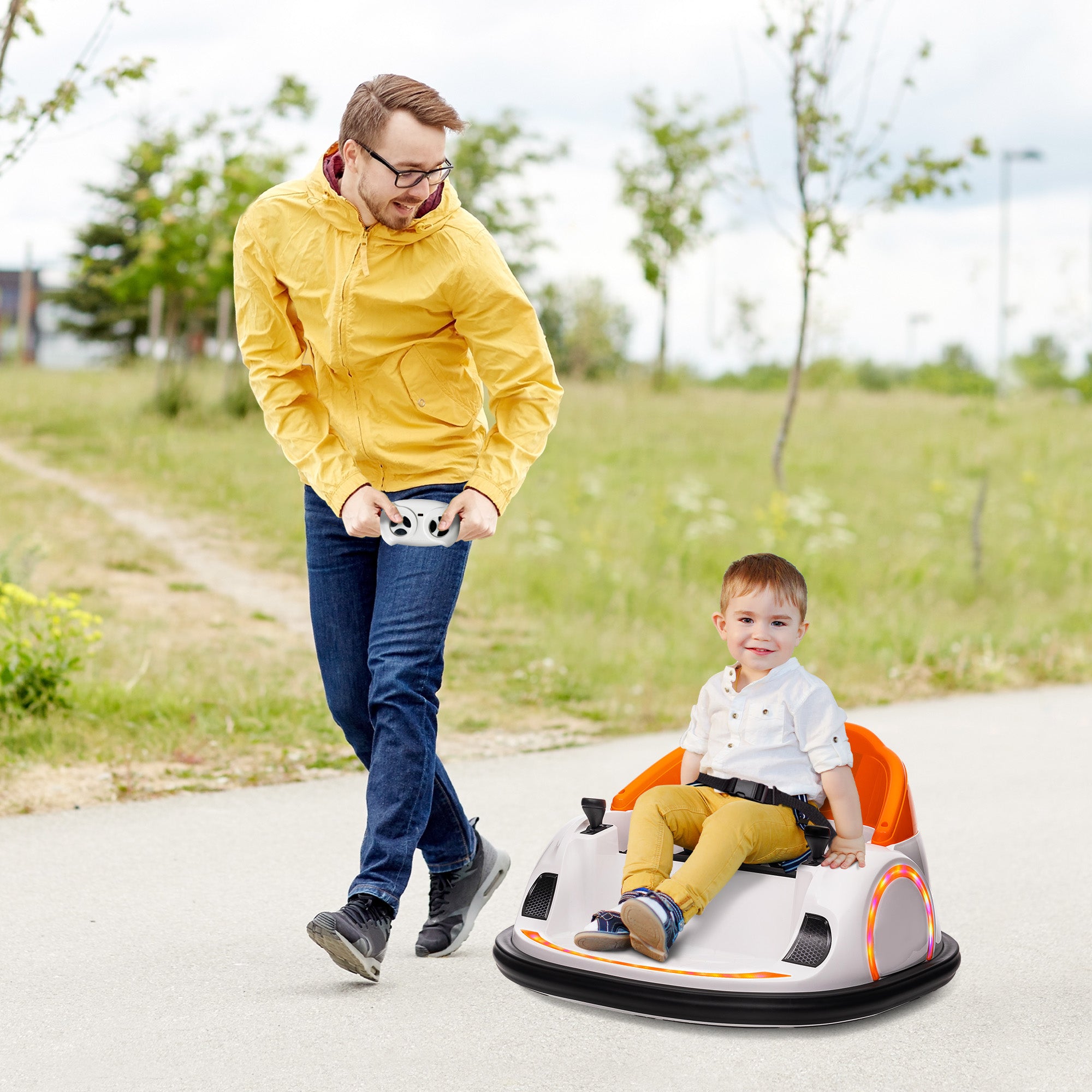 12V Bumper Car for Toddlers, Ride On Car with 360 Degree Remote Control, Lights Music Horn, for 1.5-5 Years, Orange Electric Toy Cars Orange  at Gallery Canada