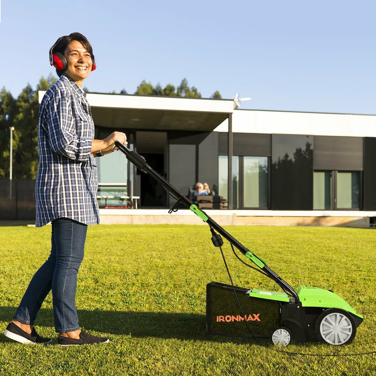 13 Inch 12 Amp Electric Scarifier with Collection Bag and Removable Blades, Green Lawn Care Tools   at Gallery Canada