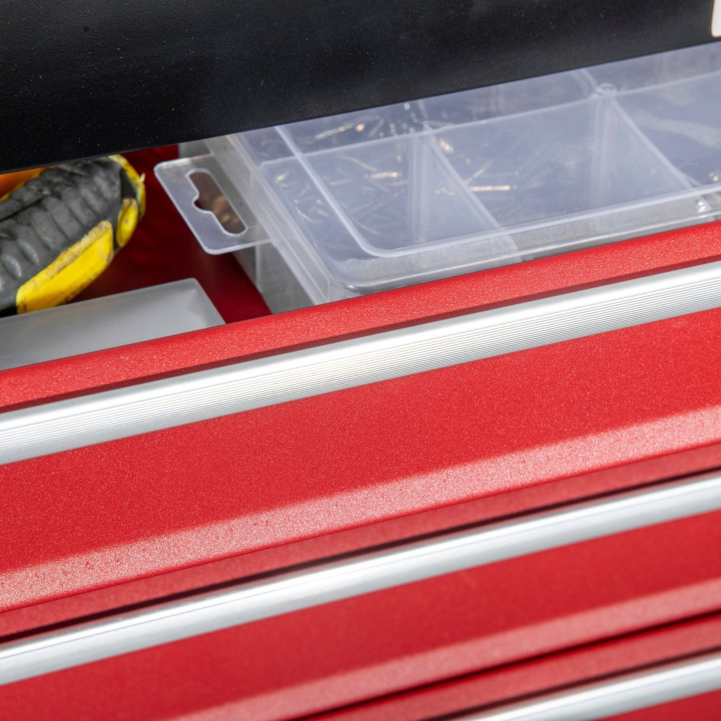 15.6" Tall Portable Metal Tool Box with Metal Latch Closure, 4 Drawer Tool Chest with Ball-bearing Slider for Garage, Household and Warehouse, Red Tool Organizers   at Gallery Canada