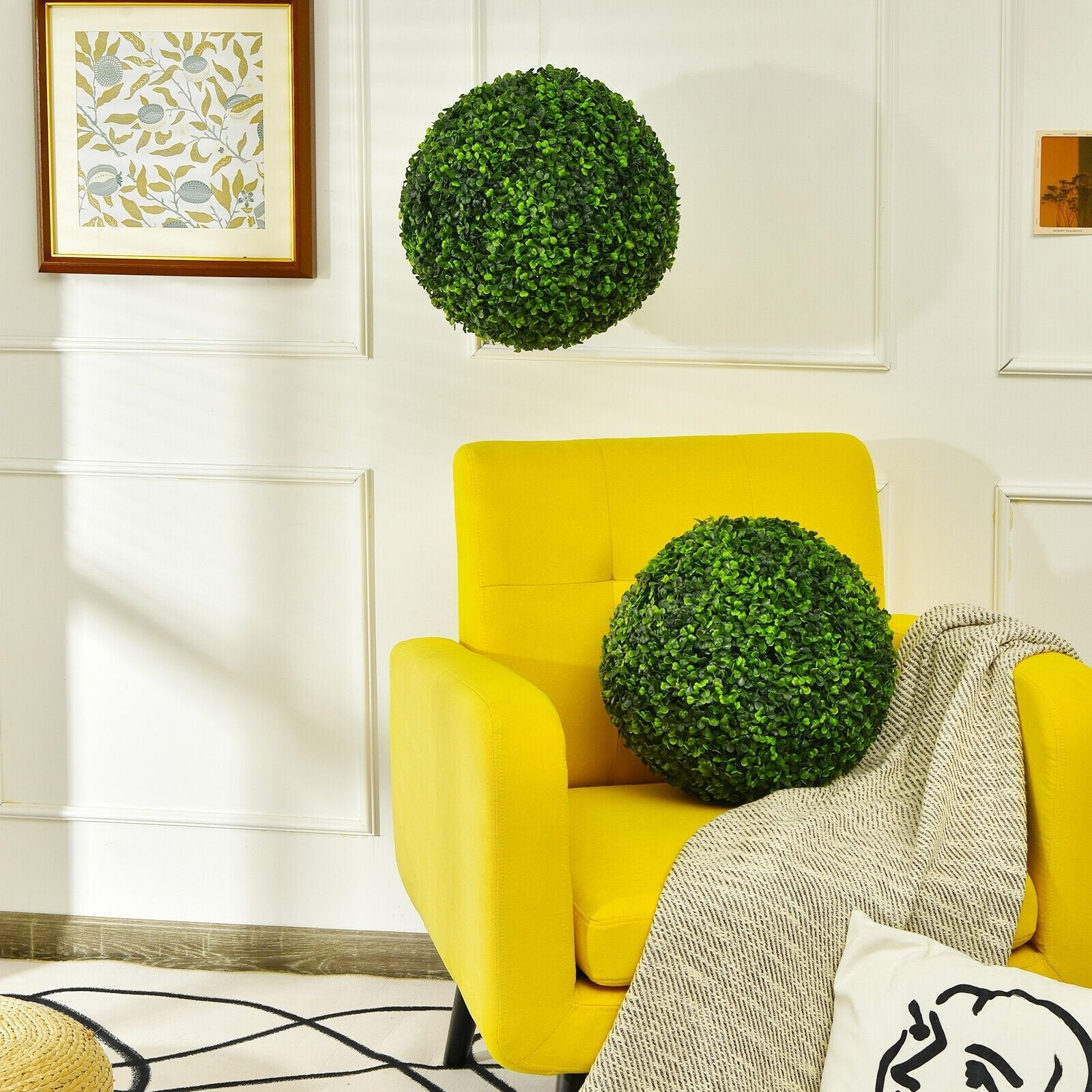 2 Pieces 15.7 Inch Artificial Boxwood Topiary Ball Tree Set, Green Faux Plants   at Gallery Canada