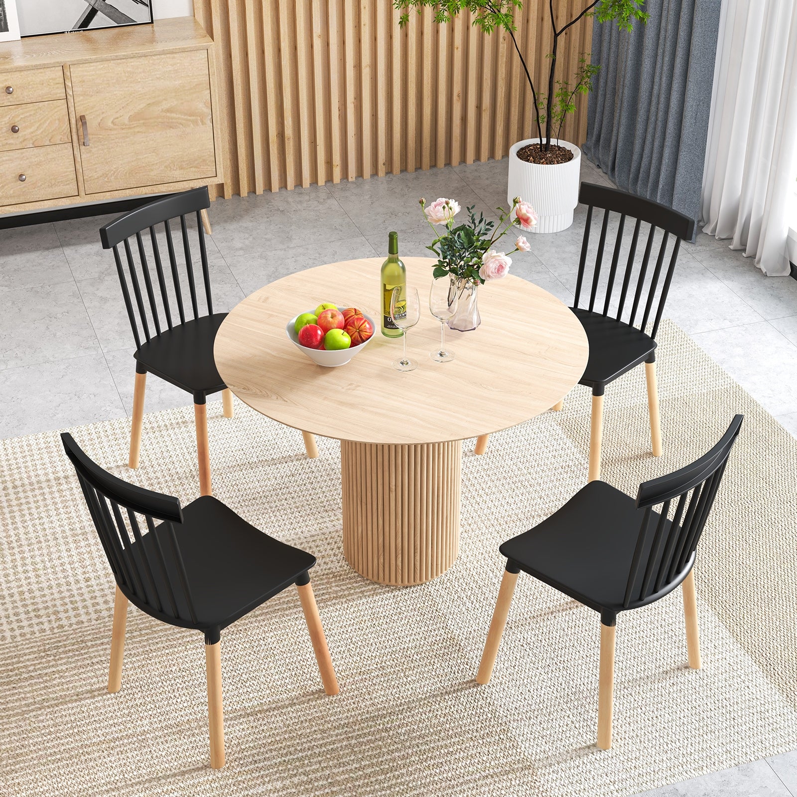 Set of 4 Windsor Dining Chairs with Spindle Backs and Curved Seats, Black Dining Chairs   at Gallery Canada