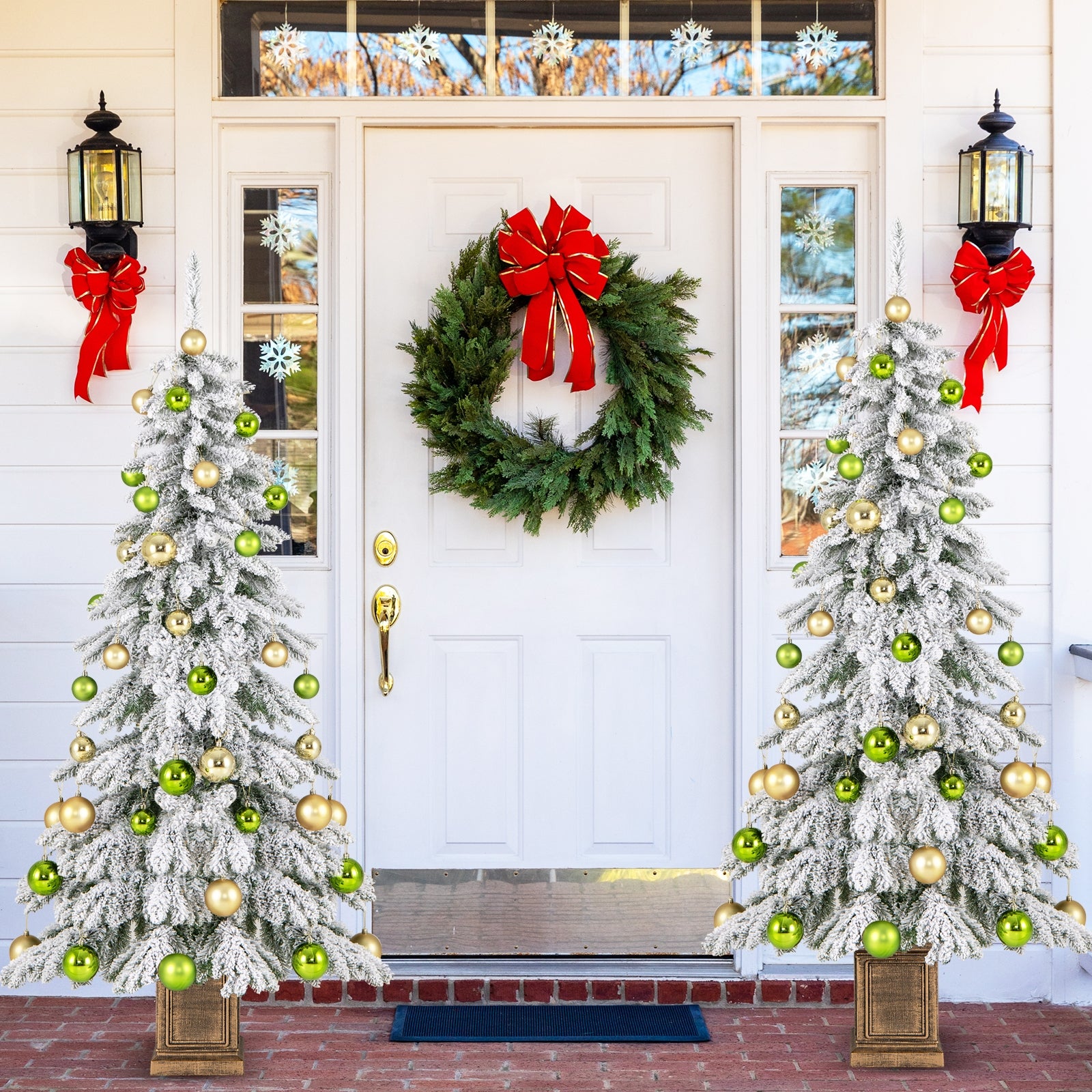 6 Feet Artificial Xmas Tree with 589 Flocked Branch Tips and 48 Xmas Balls Christmas Tree   at Gallery Canada