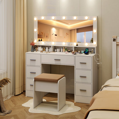 Makeup Vanity Desk with Mirror 3-Color LED Lights and Charging Station, White Makeup Vanities at Gallery Canada