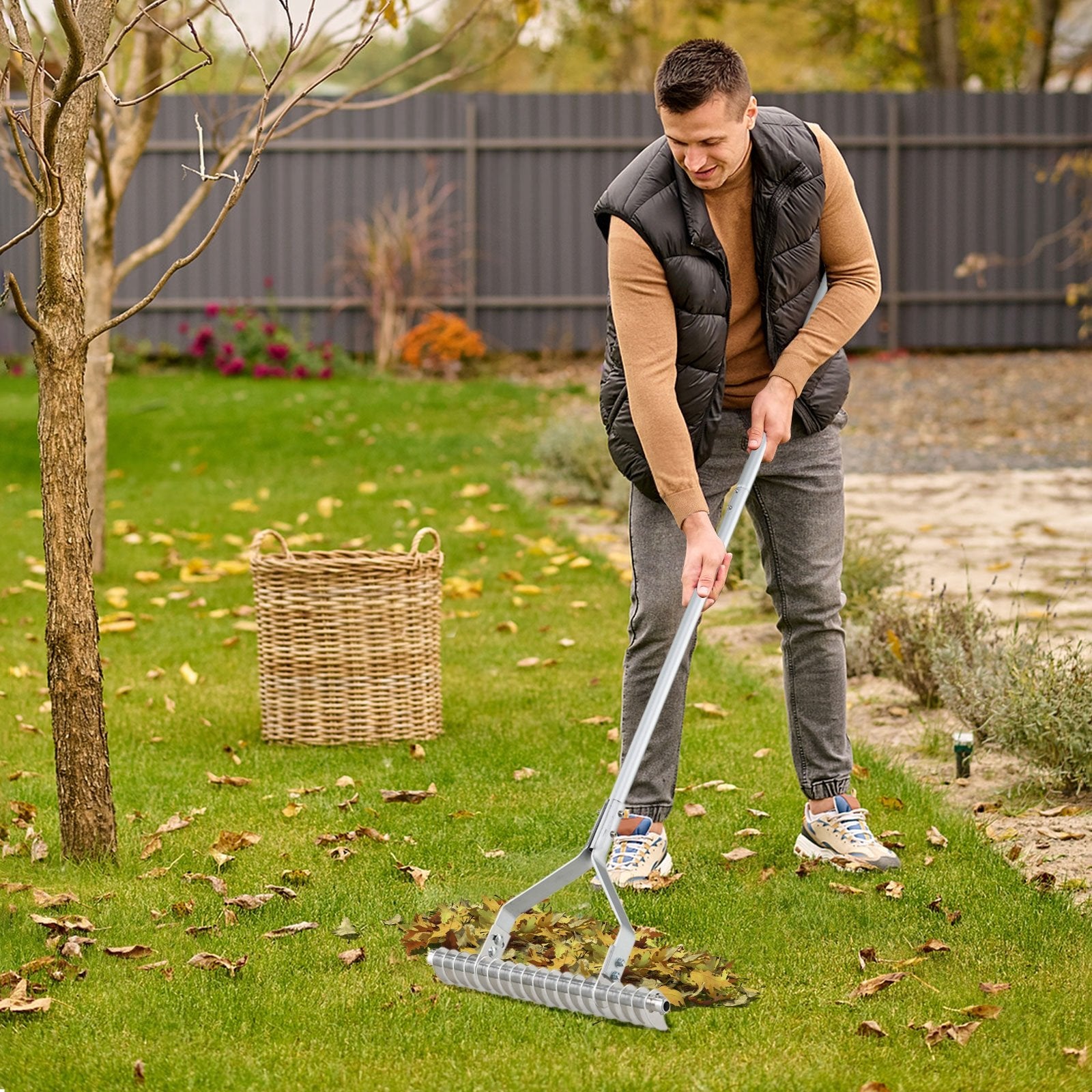 20 Inches Wide Aluminum Lawn Loosening Soil Rake with Long Handle and 19 Curved Tines Lawn Care Tools at Gallery Canada