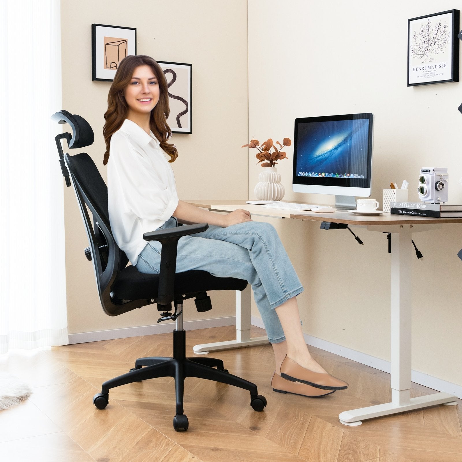 Mesh Ergonomic Office Chair Adjustable Swivel Task Chair with Rocking Backrest, Black Mesh Chairs   at Gallery Canada