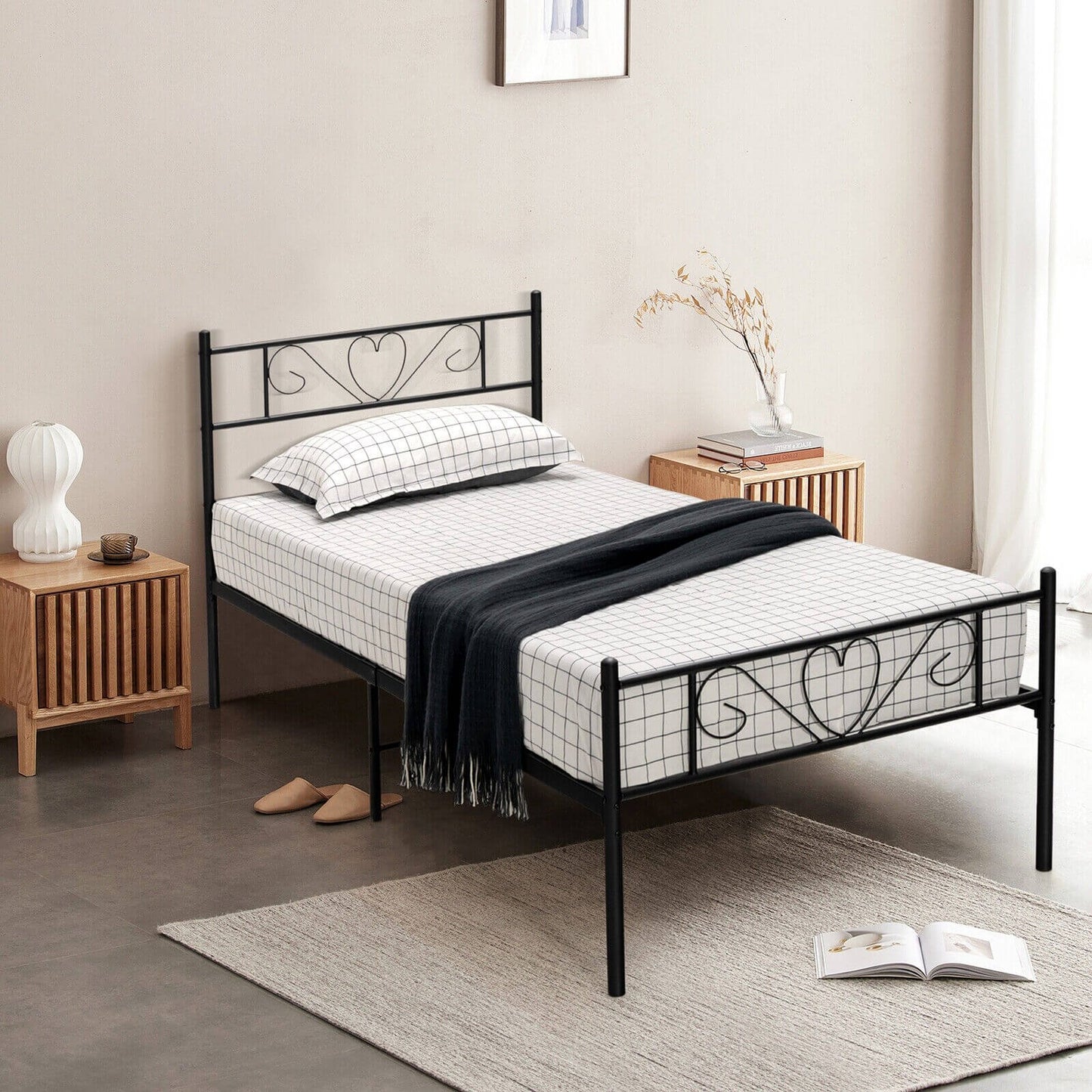 Twin XL Metal Bed Frame with Heart-shaped Headboard, Black - Gallery Canada