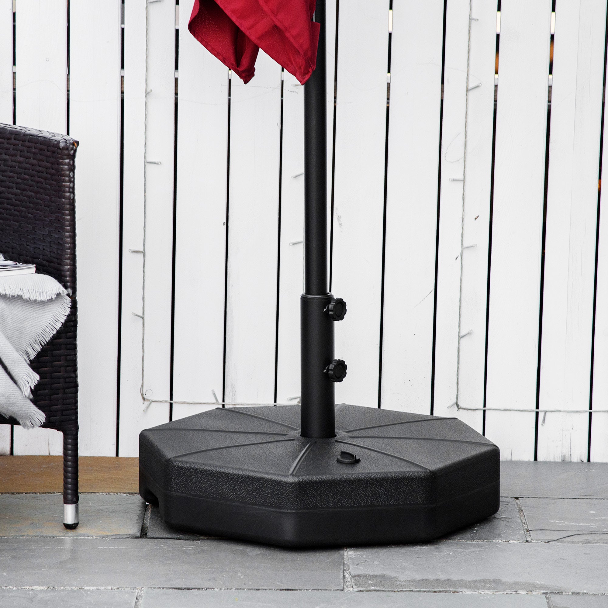 Patio Umbrella Base Parasol Holder Outdoor Market Umbrella Stand Weights, Water/Sand Filled for Garden, Poolside, Black Umbrella Bases at Gallery Canada