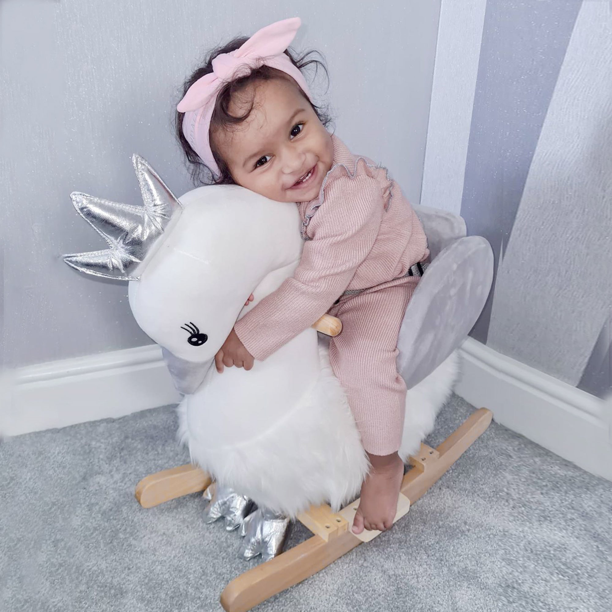 Kids Wooden Rocking Horse Swan Baby Rocking Chair Plush Ride On Swan with Sounds, Wooden Base for Babies 18-36 Months, White and Grey Rocking Horses   at Gallery Canada