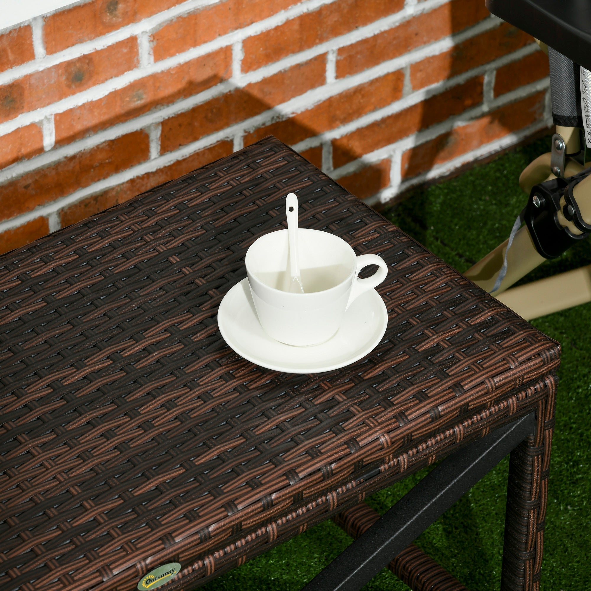 Patio Wicker End Table, Outdoor PE Rattan Side Table, with Plastic Board Under the Full Woven Table Top for Patio, Garden, Balcony, Mixed Brown Patio Side Tables   at Gallery Canada