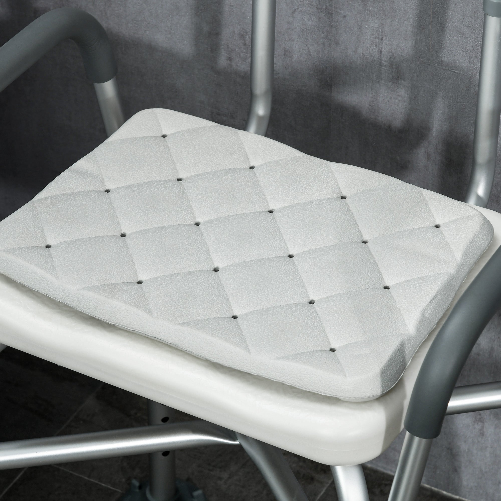 Padded Shower Chair with Back and Arms, 396lbs Capacity, Tool-Free Assembly, White Bath Chairs   at Gallery Canada