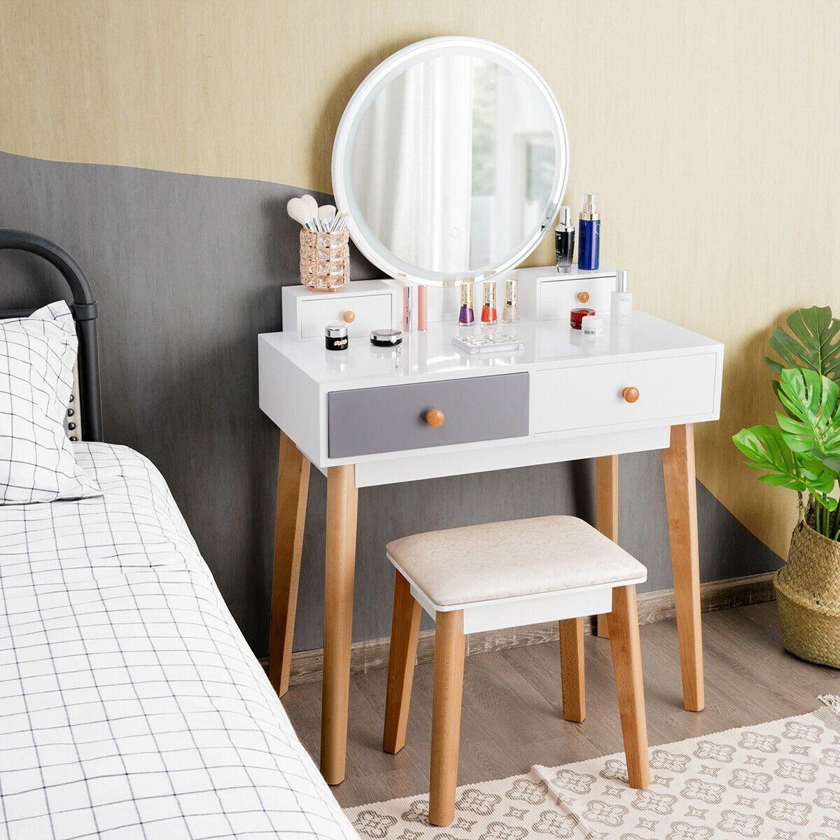 Makeup Dressing Table with 4 Drawers and Lighted Mirror, White Makeup Vanities   at Gallery Canada