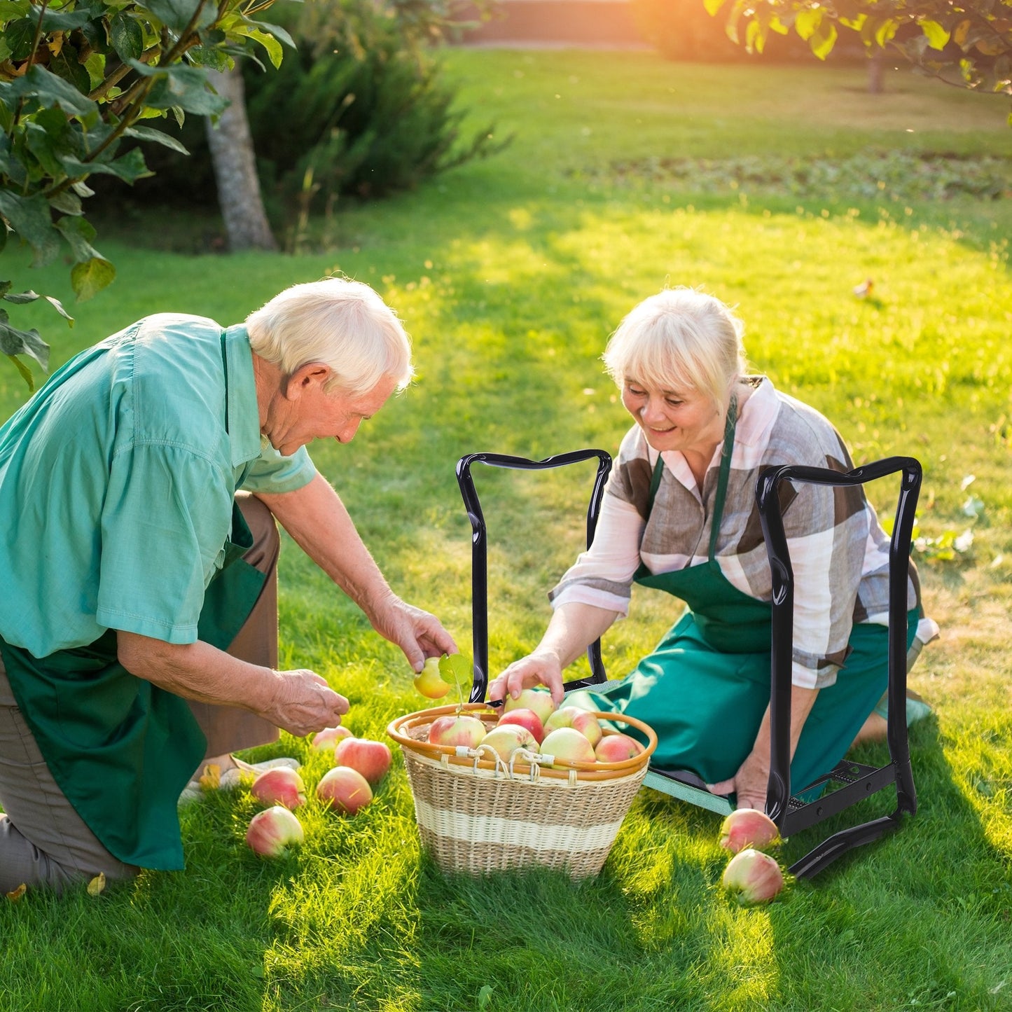 Garden Kneeler and Seat Stool, Folding Gardening Stool Kneeling Chair with Thicken Pad and Handles Garden Accessories   at Gallery Canada