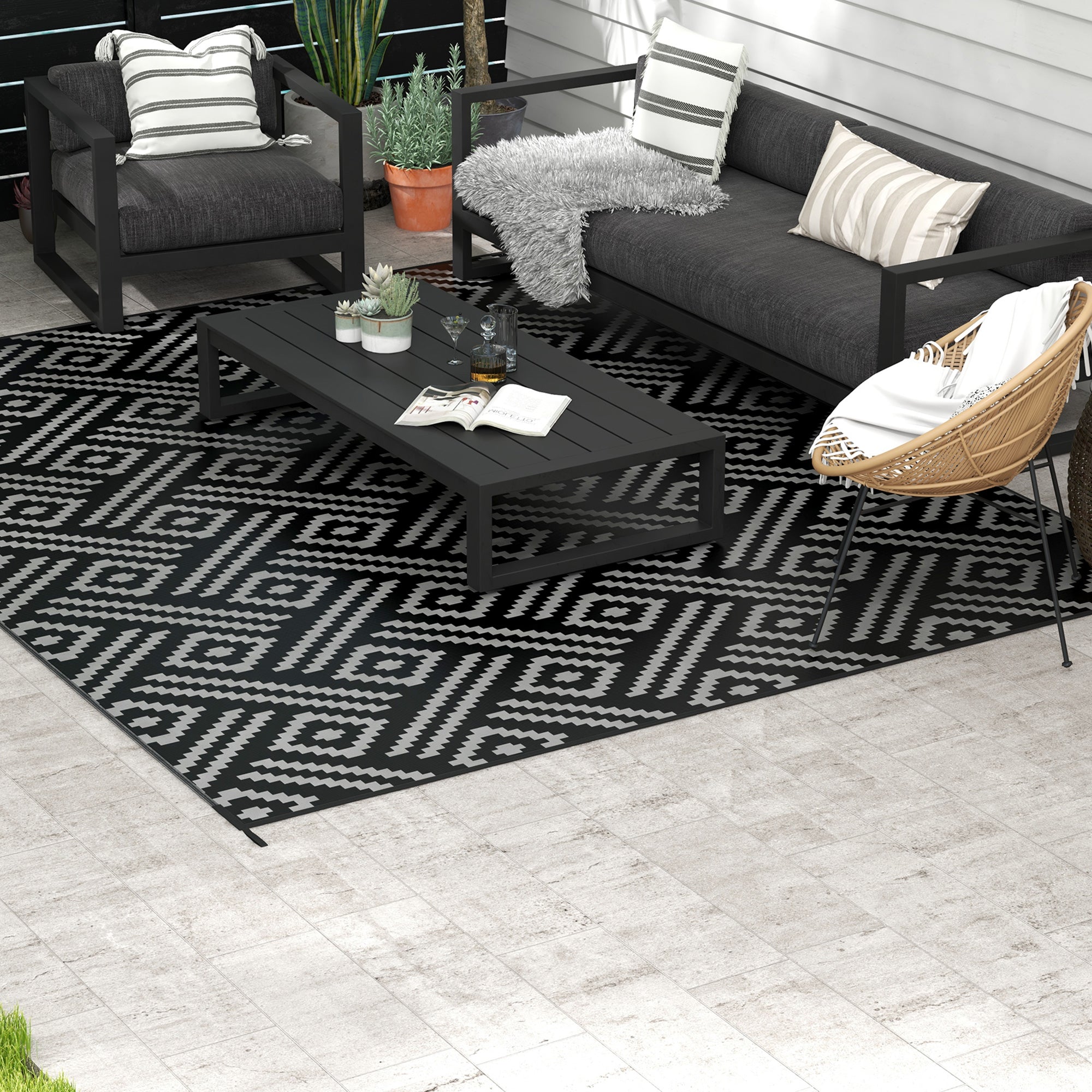 Reversible Outdoor Rug Waterproof Plastic Straw RV Rug with Carry Bag, 9' x 12', Black and Grey Geometric Outdoor Reversible Rugs   at Gallery Canada