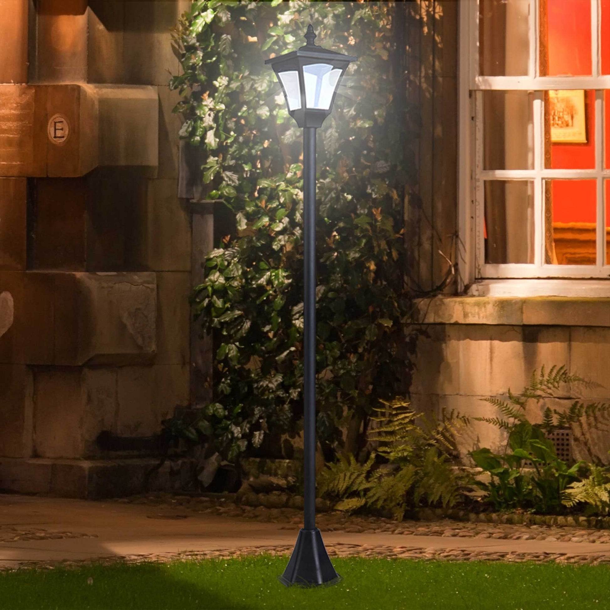 Single Solar Lamp Post Garden Solar-Powered LED Streetlight Style Outdoor Light Waterproof 5-6 Hours with Base for Lawn Pathway Walkway 47"H Solar Post Lamps   at Gallery Canada